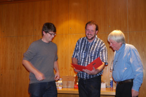 Fraktionssprecher GR Florian Spirkl, Ortsvorsitzender Andreas C. Hofmann und Jubiliar GR Dr. Peter Lemmen (40jährige Mitgliedschaft)