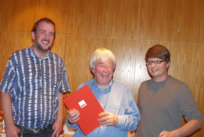 Fraktionssprecher GR Florian Spirkl, Ortsvorsitzender Andreas C. Hofmann und Jubiliar GR Dr. Peter Lemmen (40jährige Mitgliedschaft)